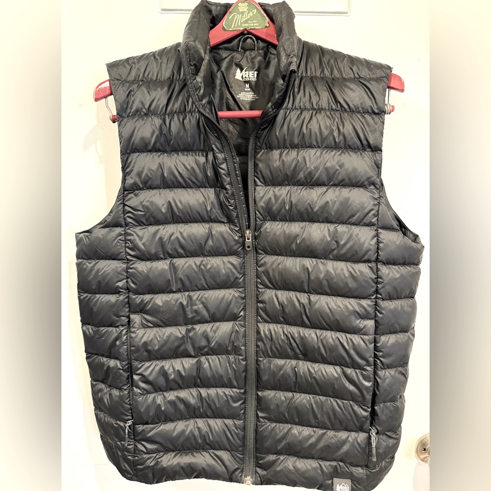 Men's REI Down Black Puffer Vest EUC